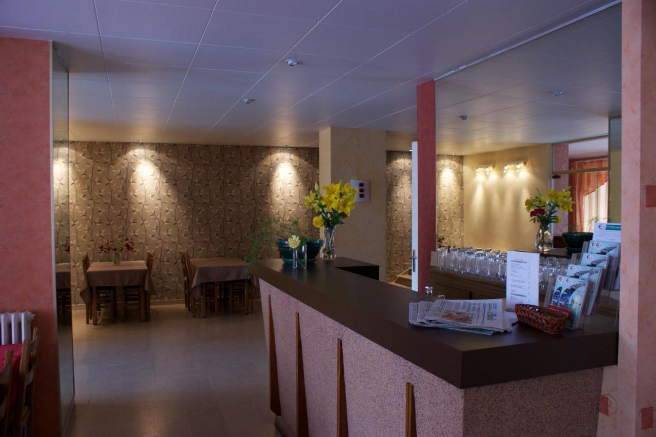 Hotel Le Lyon Bron Exterior foto
